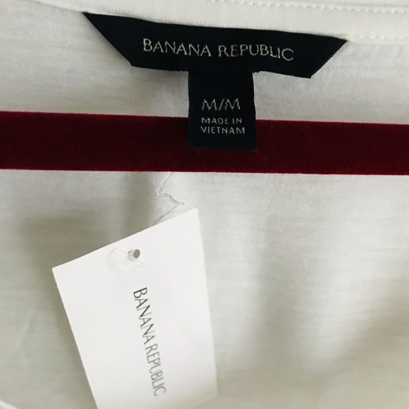 ๐NWT Banana Republic Sz M ALL THAT GLITTERS Tee - Picture 2 of 12